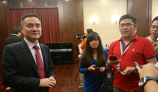 中国商务部亚洲司司长吴政平15日在此间透露,中方将鼓励中国企业来菲律宾投资兴建一座大型工业园区