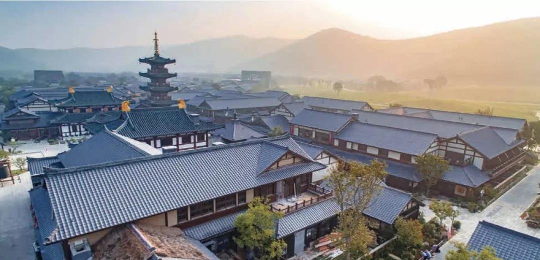 如何从“特色小镇就是搞旅游”中跳出来？