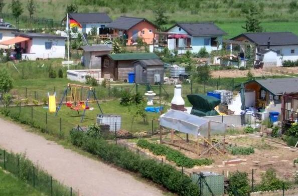 从田园社区到美丽乡村建设——-以德国小果菜园为例