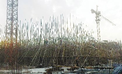 港龙新材料项目施工现场。
