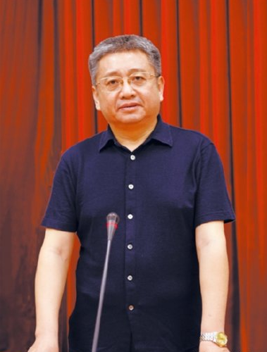 市政协委员、市国资委主任张洪山