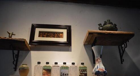 黄酒小店内的创意产品