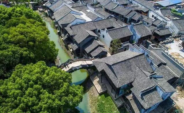 三年时间内，“桐乡毛衫时尚小镇”完成固定资产投资56.25亿元