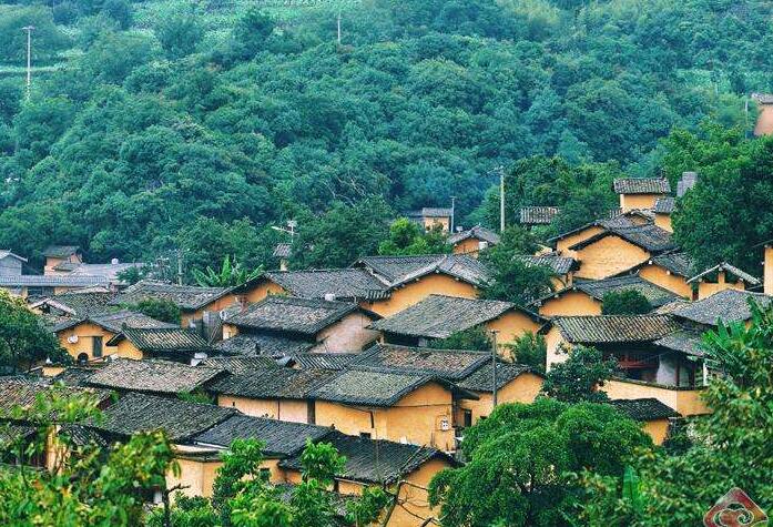 当前全国特色小镇建设情况怎样？未来需要坚持什么？