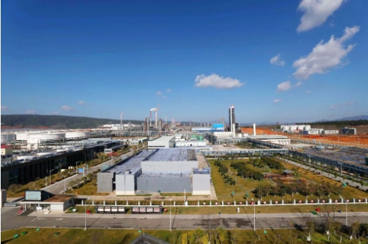 打造区域性制造业高地 昆明从生物医药健康、新材料及光伏制造业入手